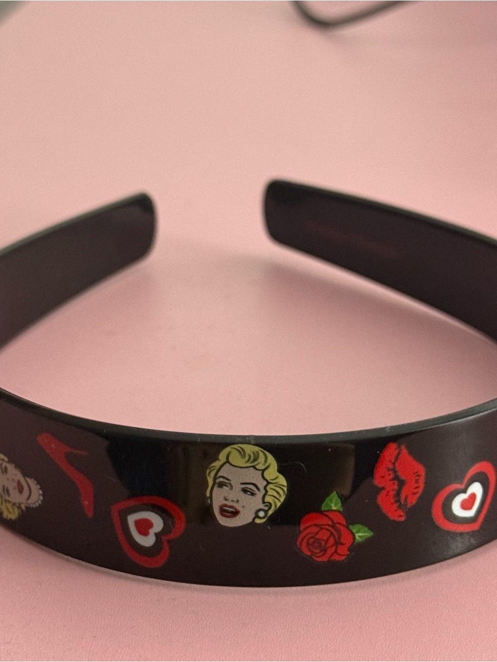 Marilyn Monroe Black Headband with Red Roses & Pop-Art Motifs
